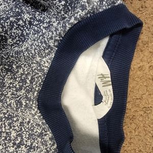 H&M blue and white sweater kids XS